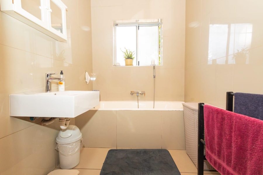 To Let 3 Bedroom Property for Rent in Fairfield Estate Western Cape